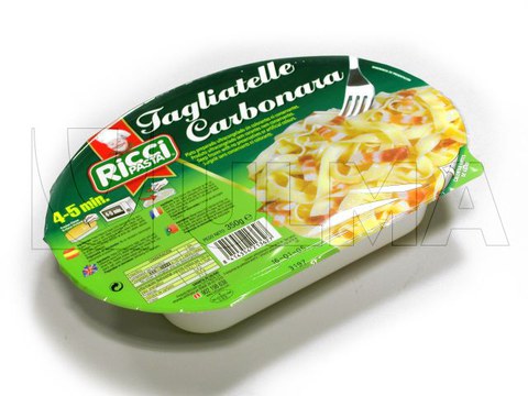 Упаковка готовой пасты в жёстких лотках на трейсилере