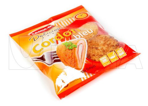 Упаковка замороженных шницелей кордон блю в ламинированную пленку на вертикальной машине