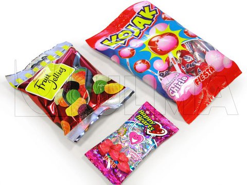 Упаковка жевательной резинки в пакетики с отверстием евролок на вертикальной машине